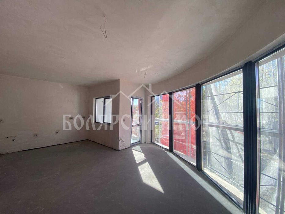 Продава се Тристаен апартамент в Велико Търново, Бузлуджа - 91 кв.м за 1300 €/кв.м - Снимка #2