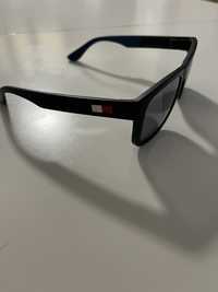 Оригинални слънчеви очила на Tommy Hilfiger