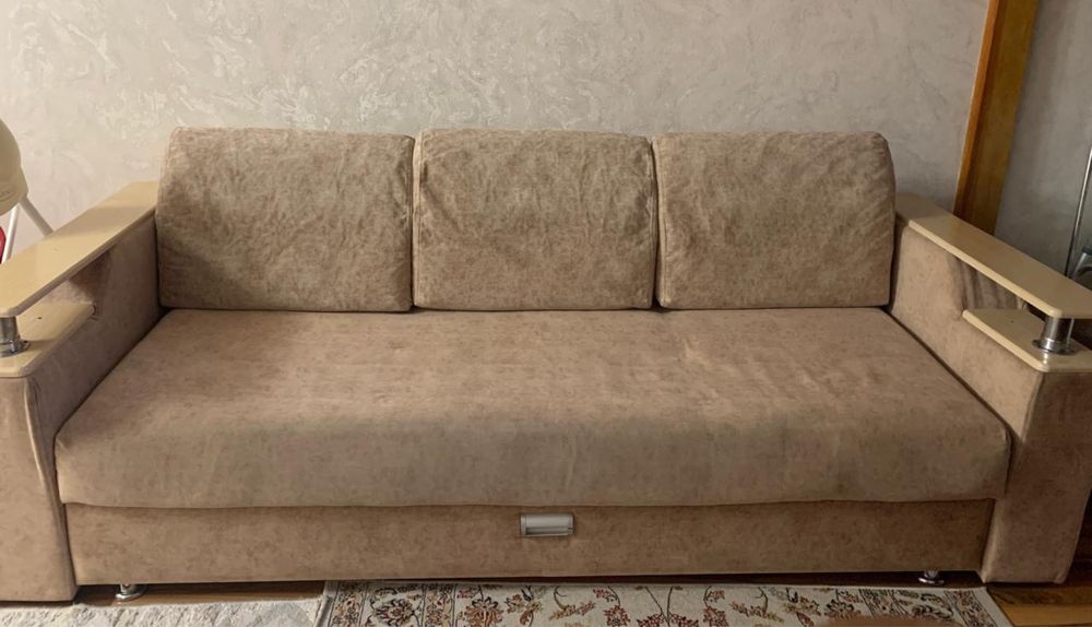Продам диван в хорошем состоянии за 30 000 т торг нет