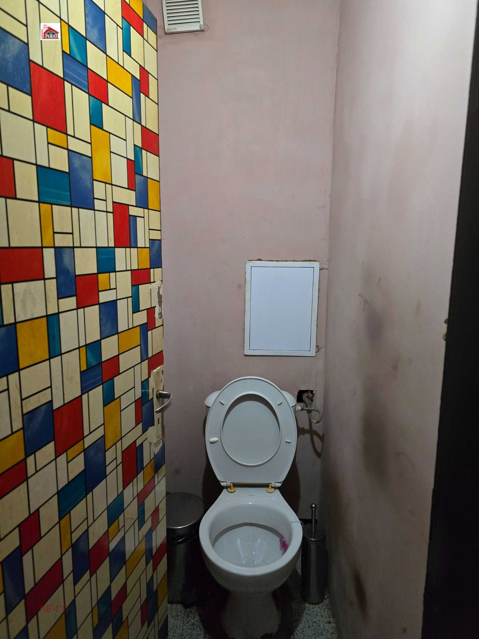 Продава се тристаен апартамент – кв. Запад, гр. Пазарджик