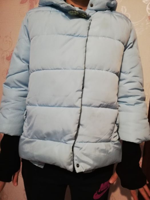 Куртка голубая продам