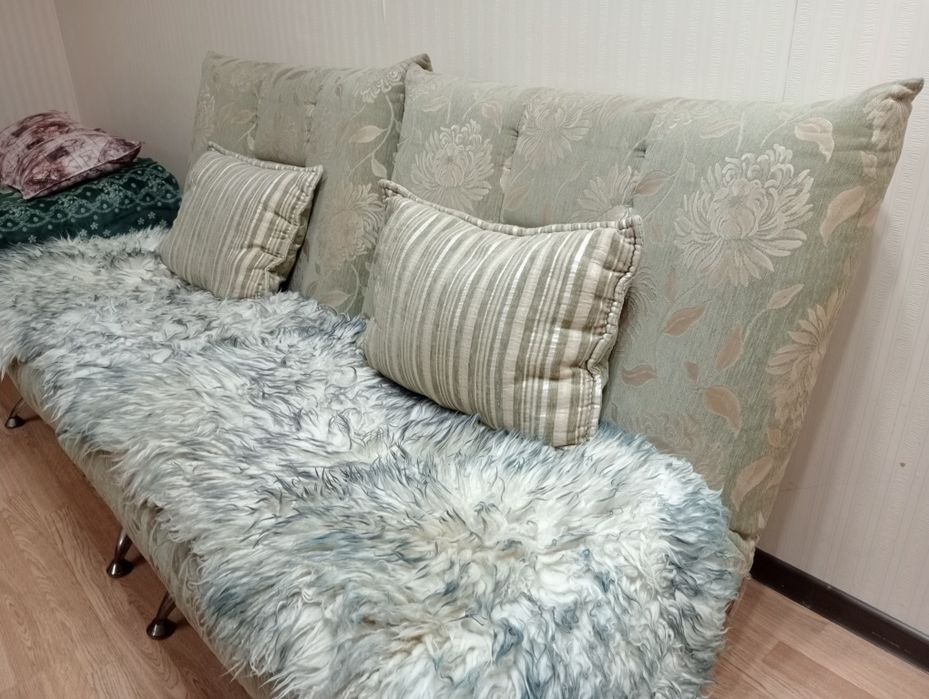 Продаётся два кресла