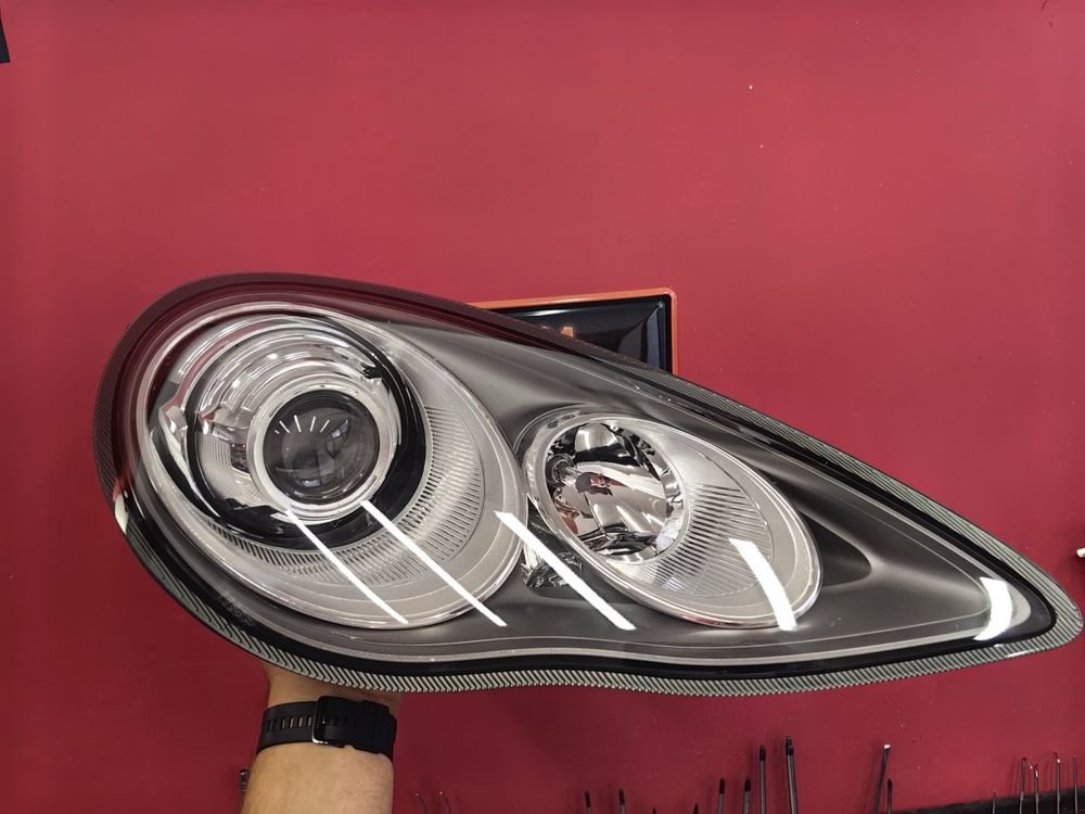 Оборудван Десен Фар Porsche Panamera