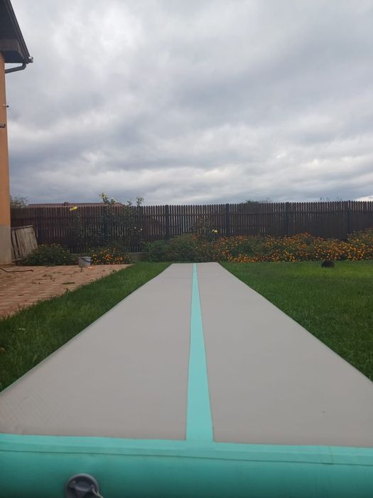 Saltea de gimnastică gonflabilă 600x100x10 cm