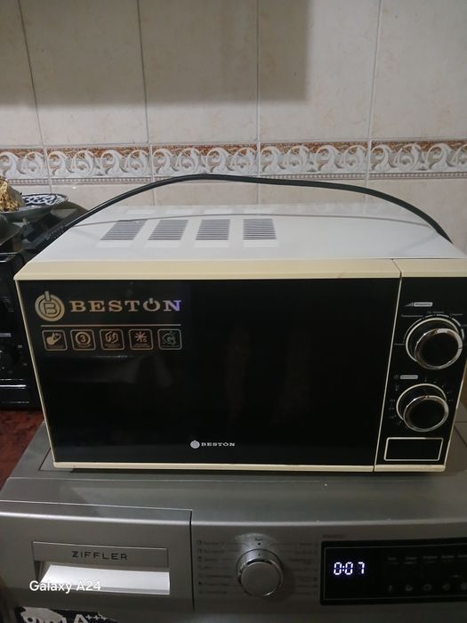 Продаю  микроволновий печ  печ
