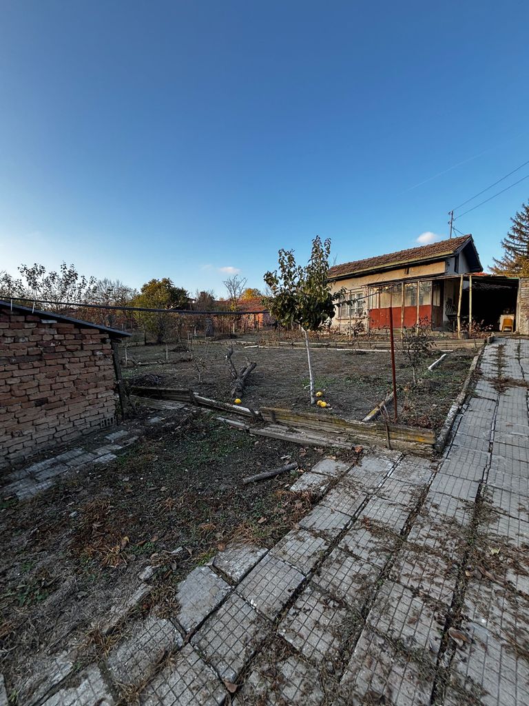 Продава се Къща в с. Радишево, Област Плевен - 90 кв.м за 589 €/кв.м - Снимка #3