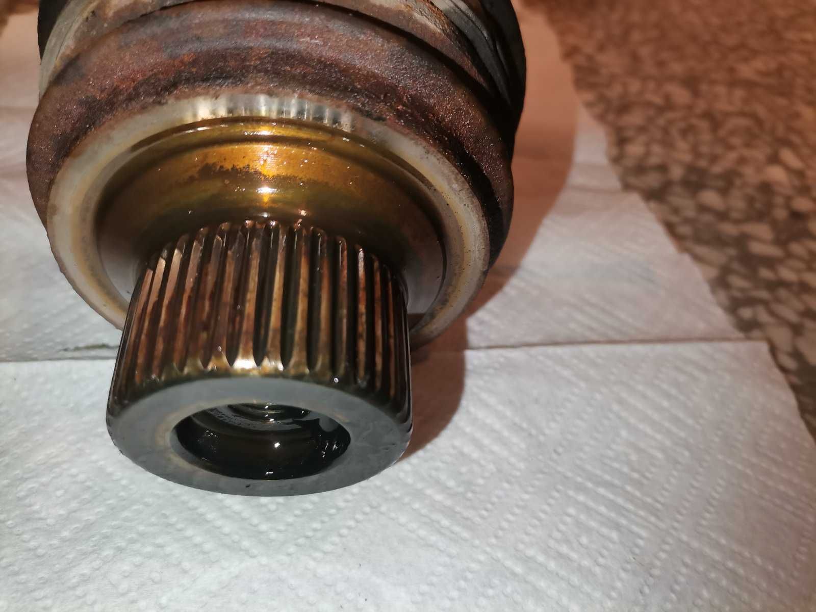 полуоска Audi A4 B8