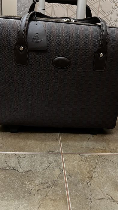 Чемодан-дипломат