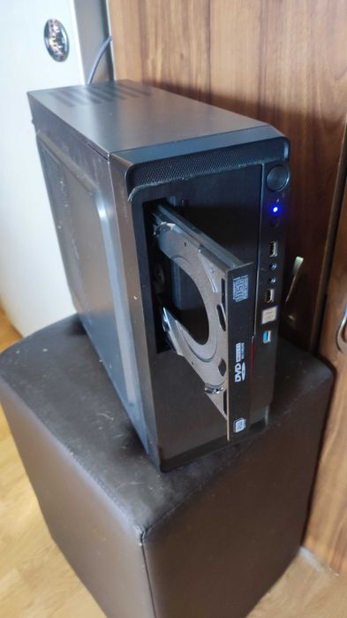 Calculator unitate gaming i3 7100 8gb ram ssd hdd GTX 950 2gb GTA5 NFS