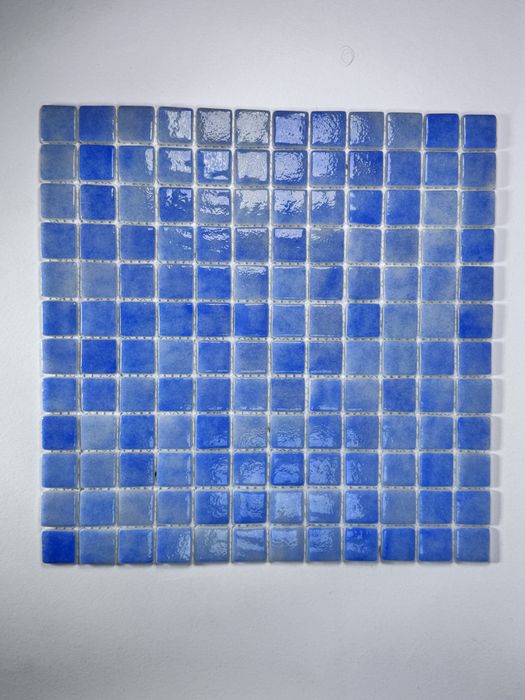 Mozayka kafel basseyn mayolika