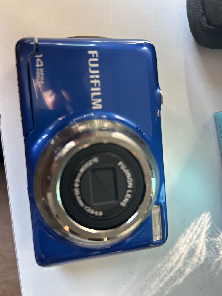 Продавам фотоапарат fujifilm