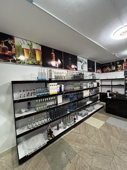 Продаются полки акриль для магазина