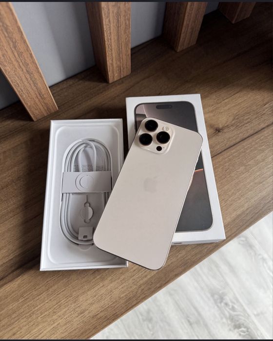 Vand/schimb iphone 16 Pro Max ca Nou baterie 100% Desert 17 s25 fold