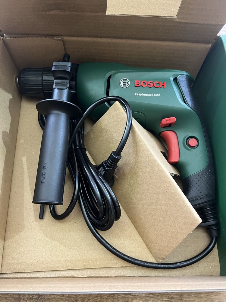 Bosch EasyImpact 600 – Чисто нова ударна бормашина, 600W, с гаранция