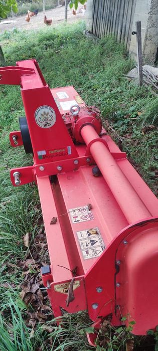 Vând freza aproape noua