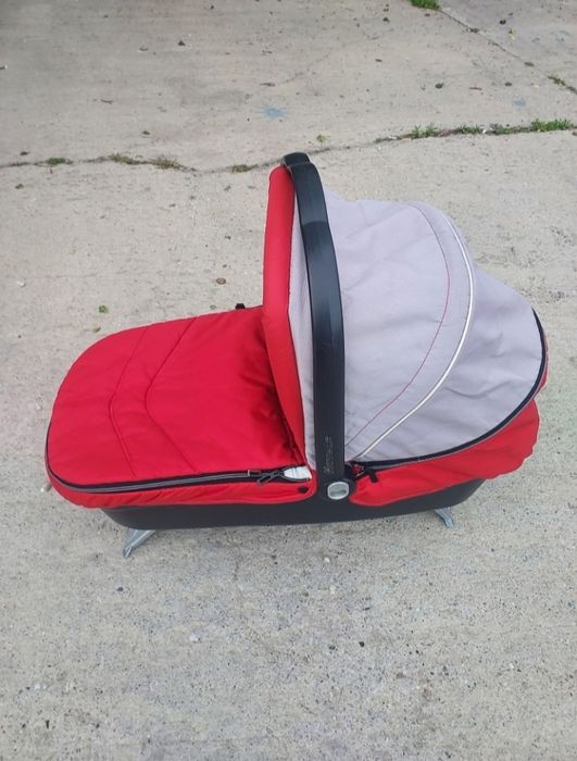 Landou bebelusi marca Peg Perego