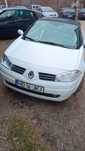 Masina cabriolet.