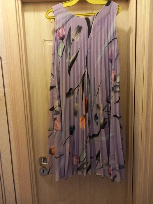 Лятна рокля на плисета