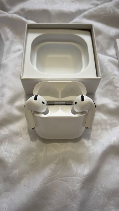 AirPods 4 ANC с фактура