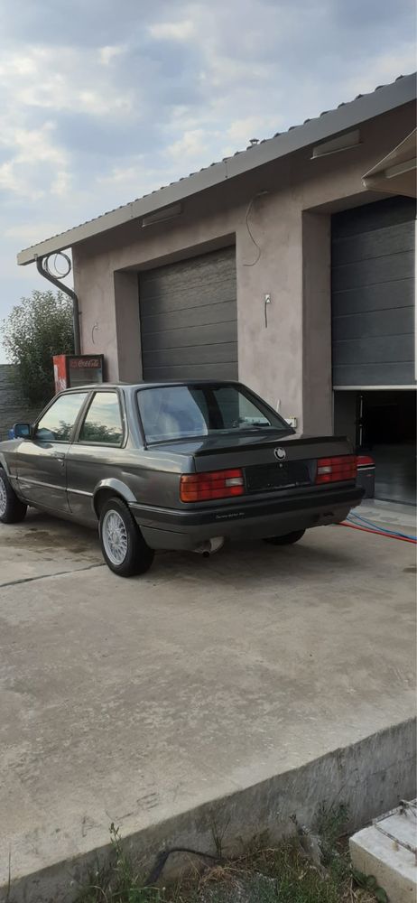 BMW E30 320i Coupe Ursulet