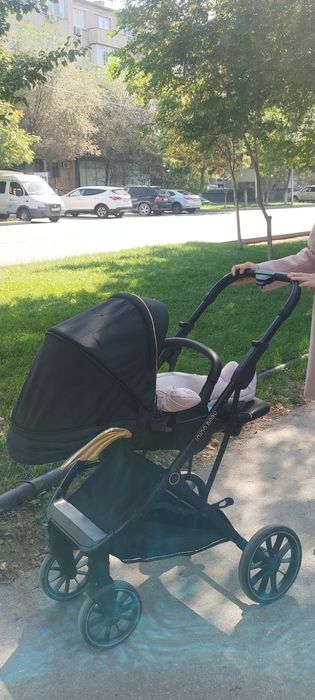 Коляска детская продается за 20.000
