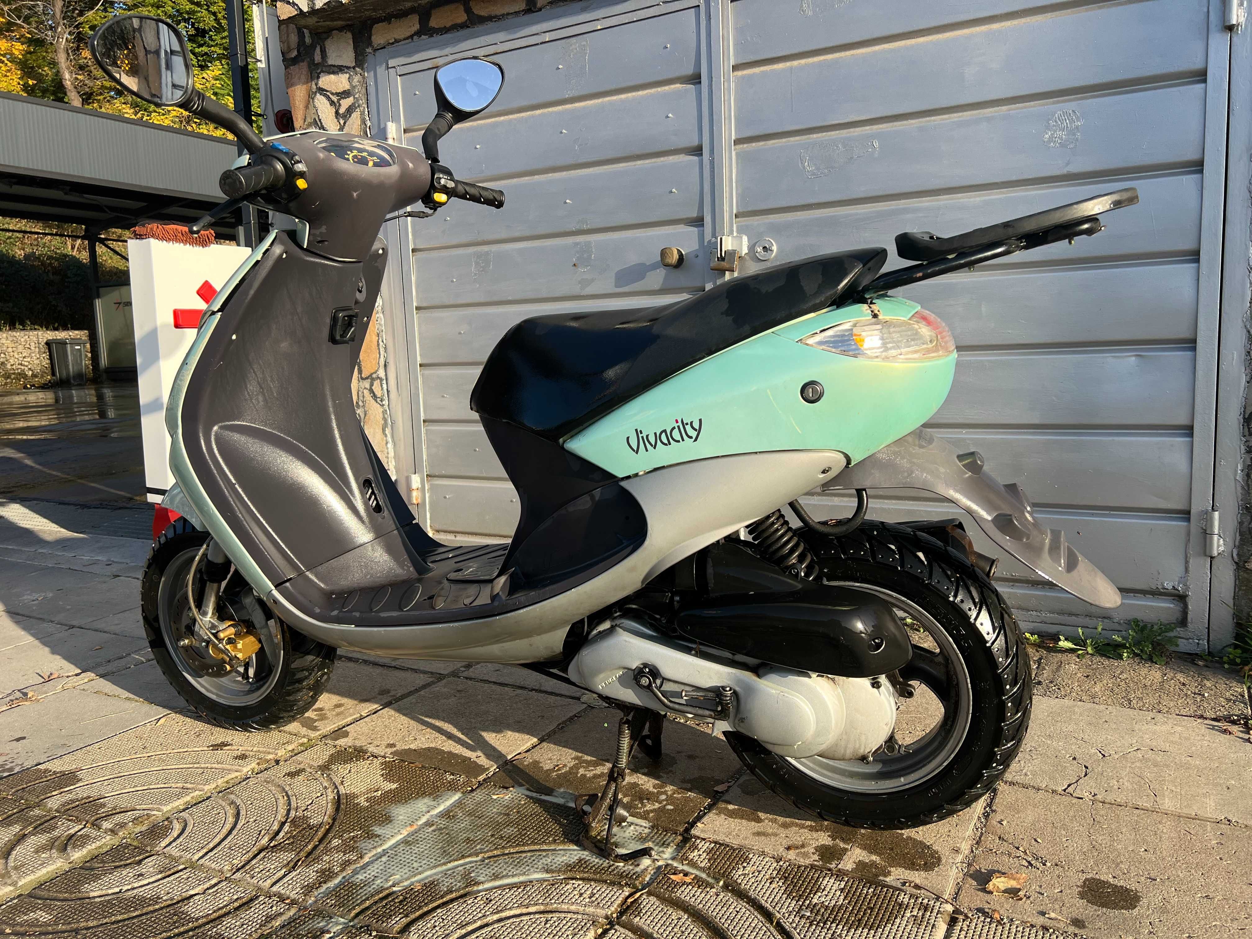 Продавам скутер Peugeot Vivacity 50 на части