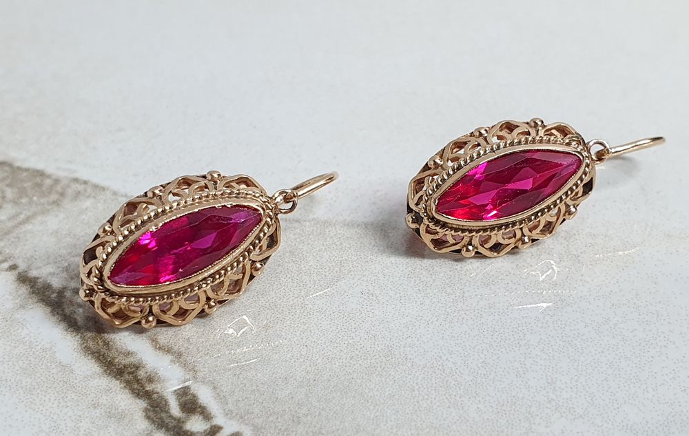 Cercei din aur rusesc 583 (14K) cu rubin tăietură marcheză