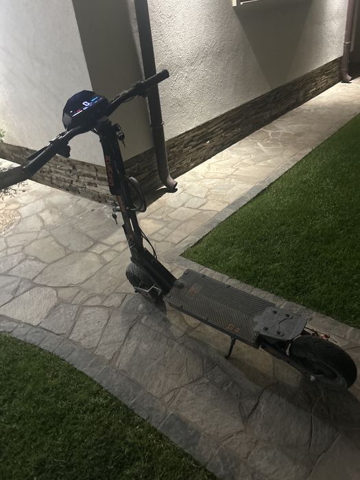 Vând trotineta electrica kukurin G4
