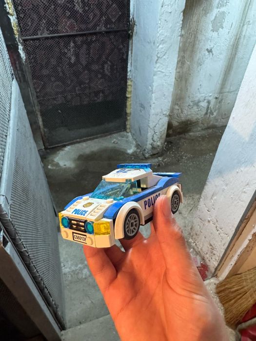 Cutie plina cu seturi de lego