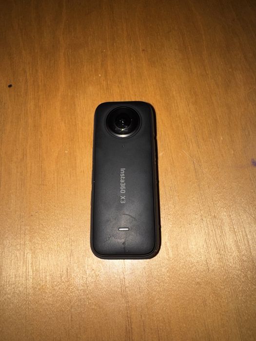 Insta 360 X3  ekshn kamera srochni sotiladi