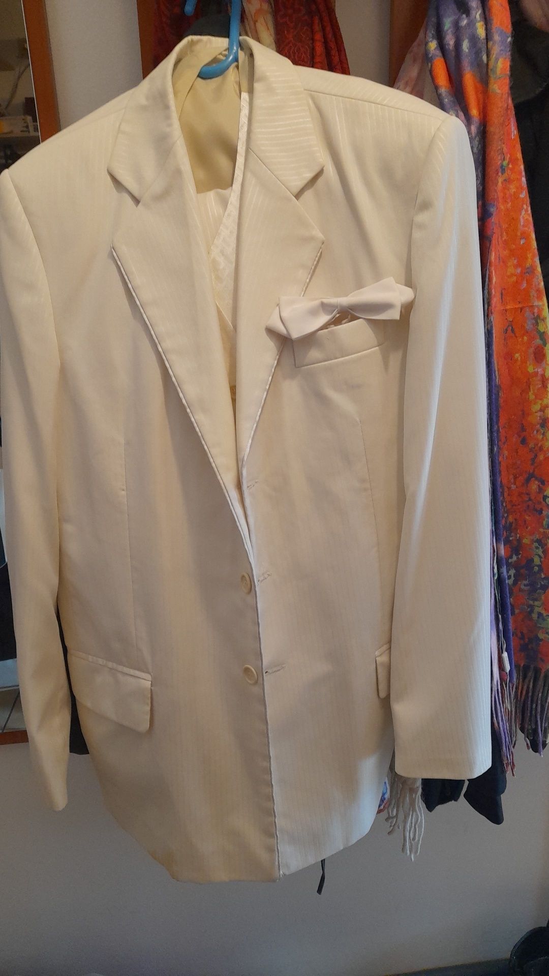 Costum ginere crem