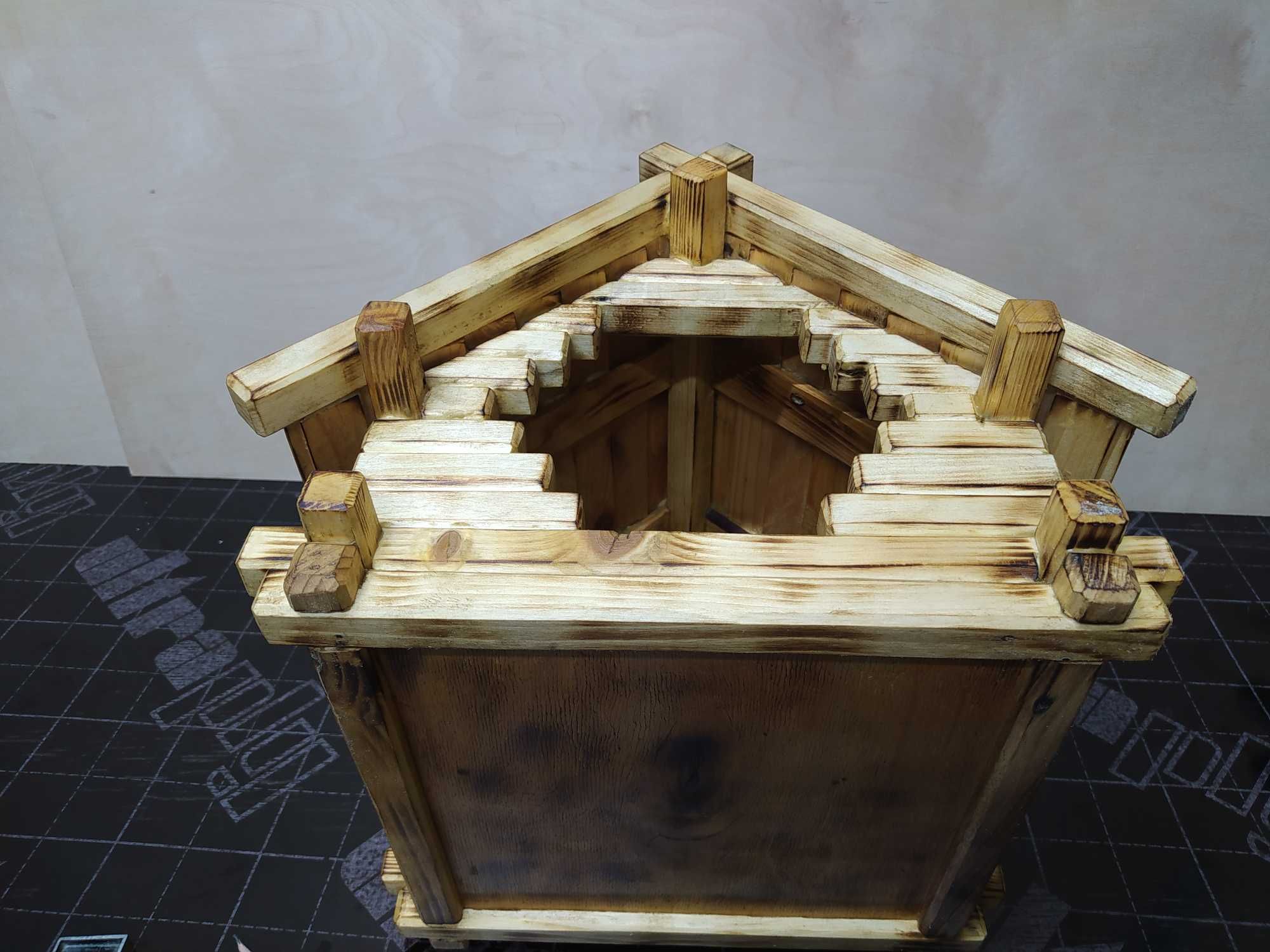 Кормушка для уличных птиц, подарок в дом