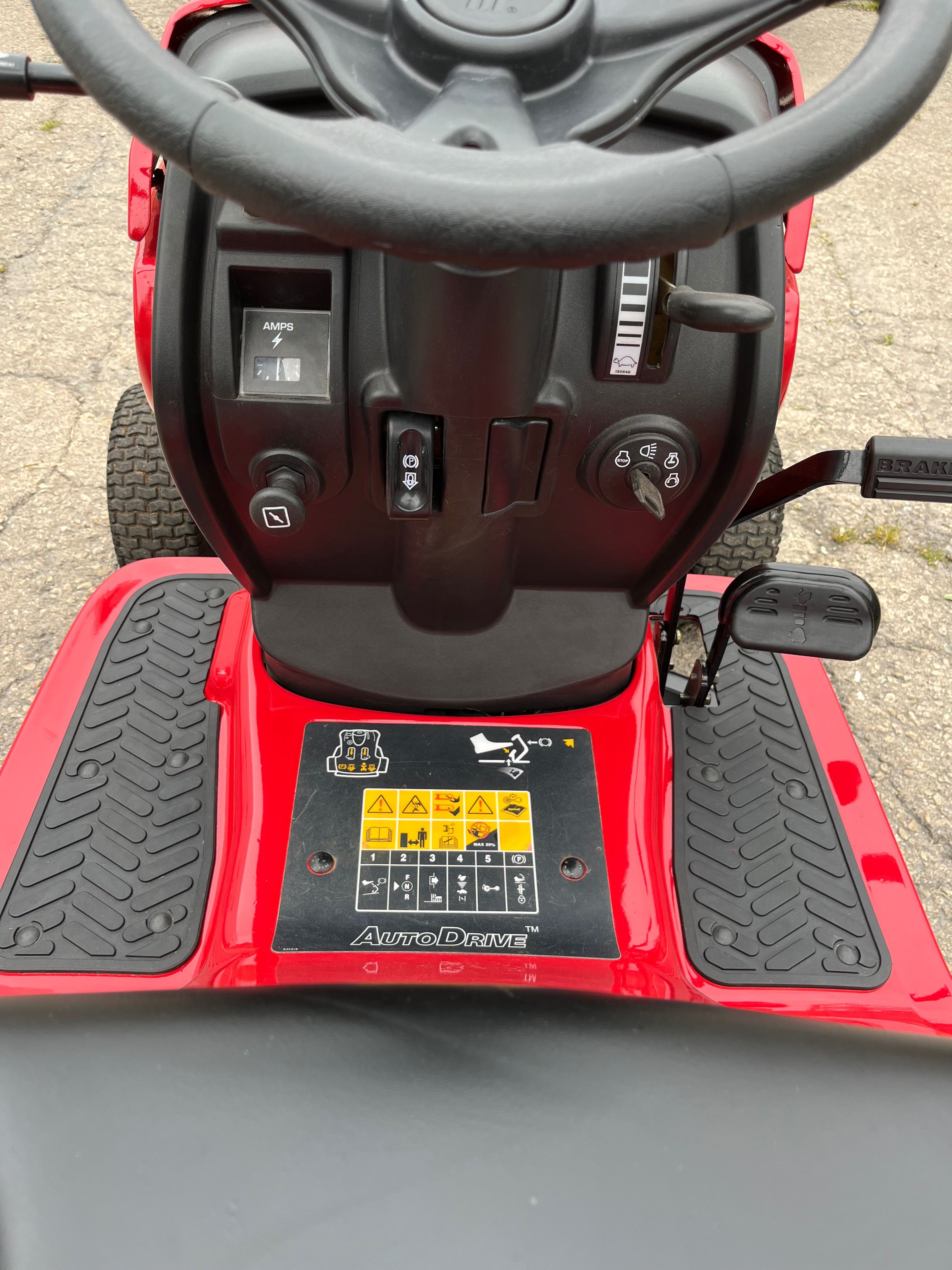 Тракторна косачка MTD Briggs 17.0hp почти нова