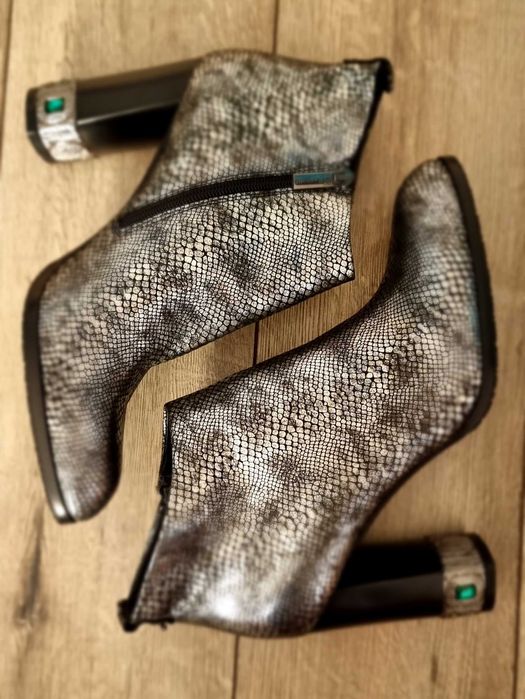 Сапоги. Полусапоги. Ботинки. Ботильоны. Новая женская обувь. Италия 40