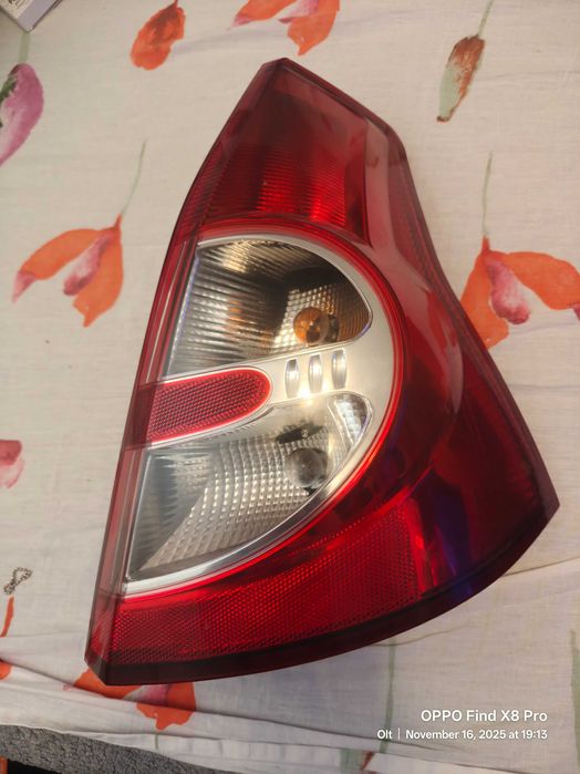 Stop spate lampa Dacia Sandero 1 2008-01.2013 dreapta 8200734824