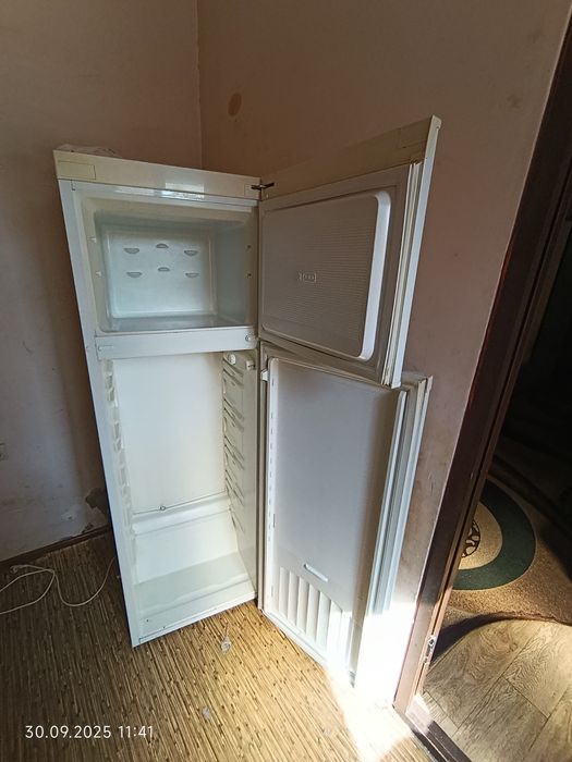 Продам холодильник