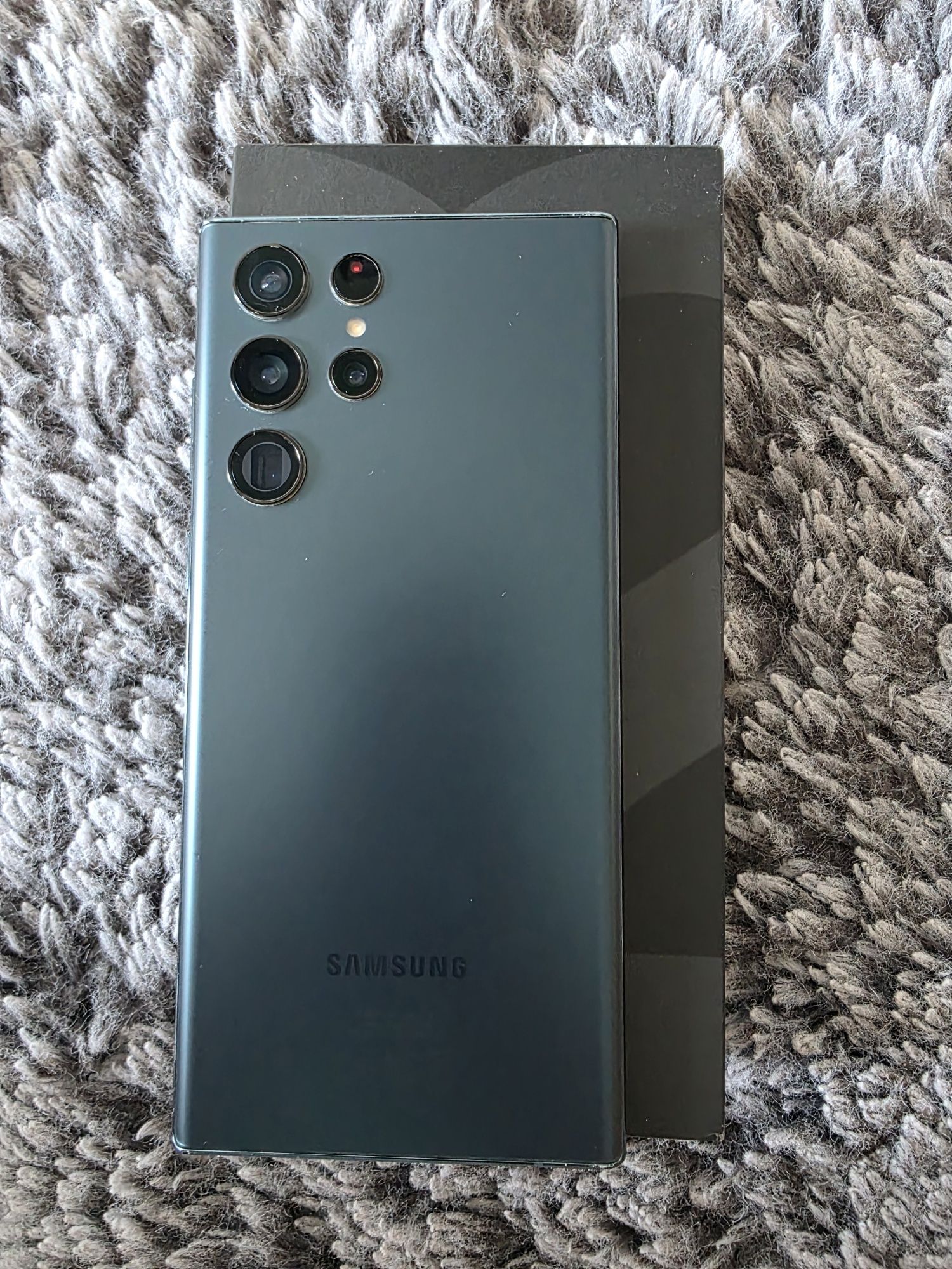 Samsung S 22 Ultra + Подарък