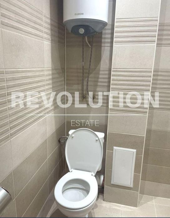 Дава се под наем Тристаен апартамент в Варна, Колхозен пазар - 70 кв.м за 500 € - Снимка #4