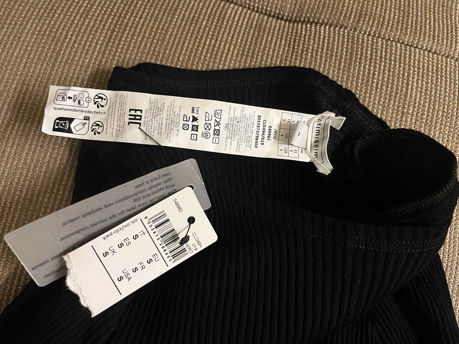 Bluza neagra Intimissimi, noua cu eticheta