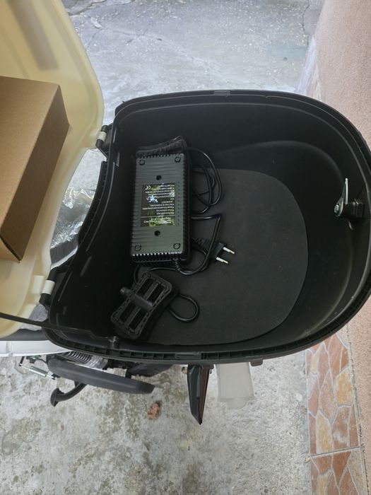 Vand scuter electric