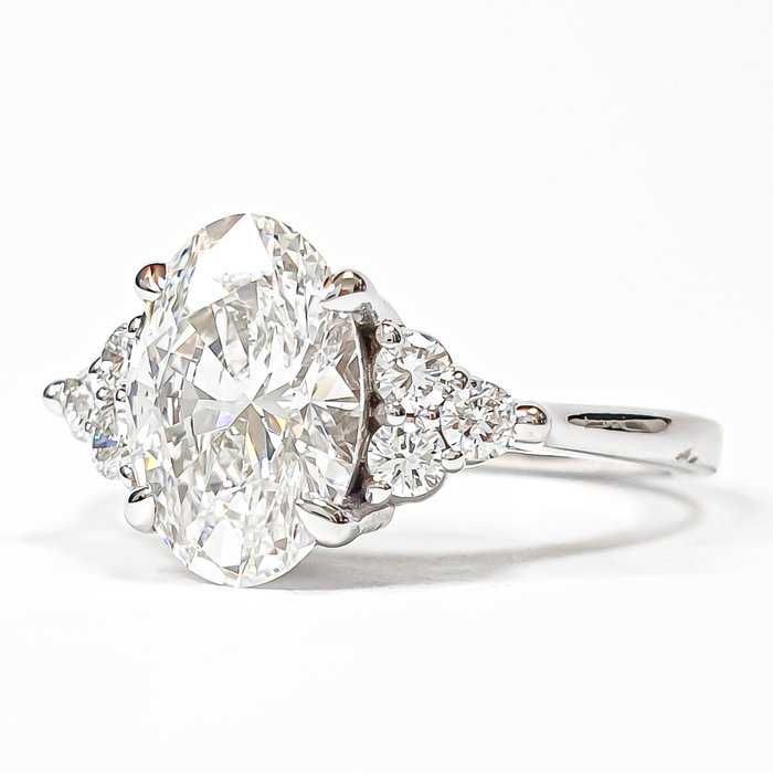 Inel cu diamante 3.31 ct