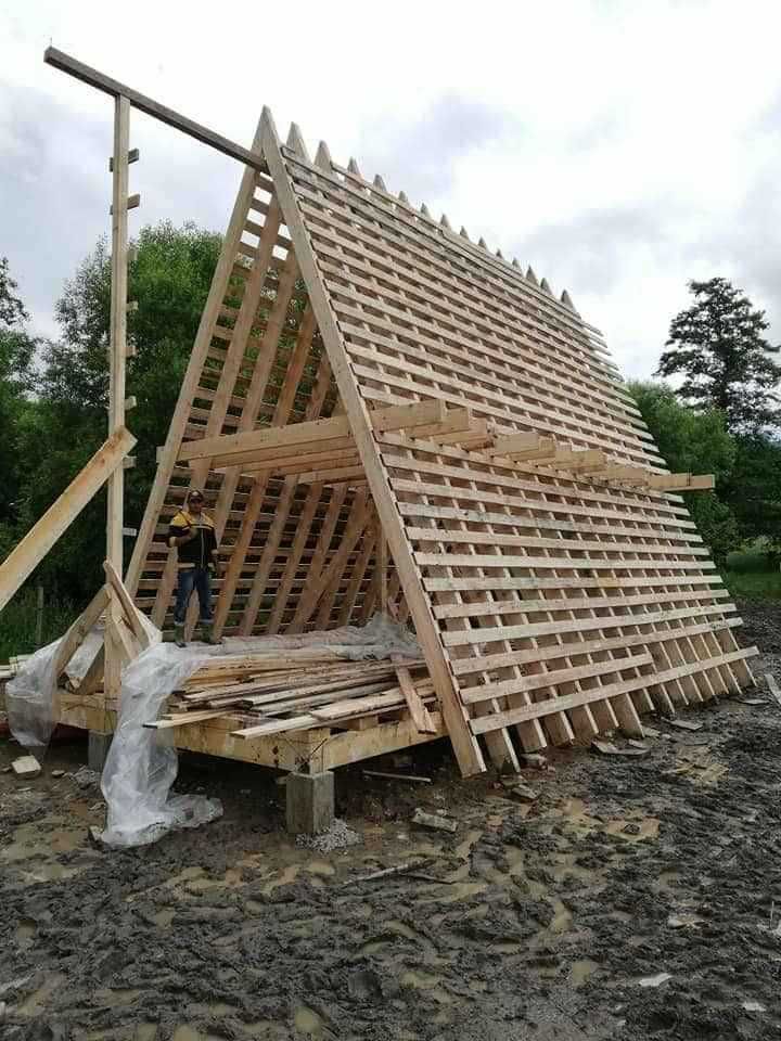 Cabana A Frame din structura de lemn de vanzare