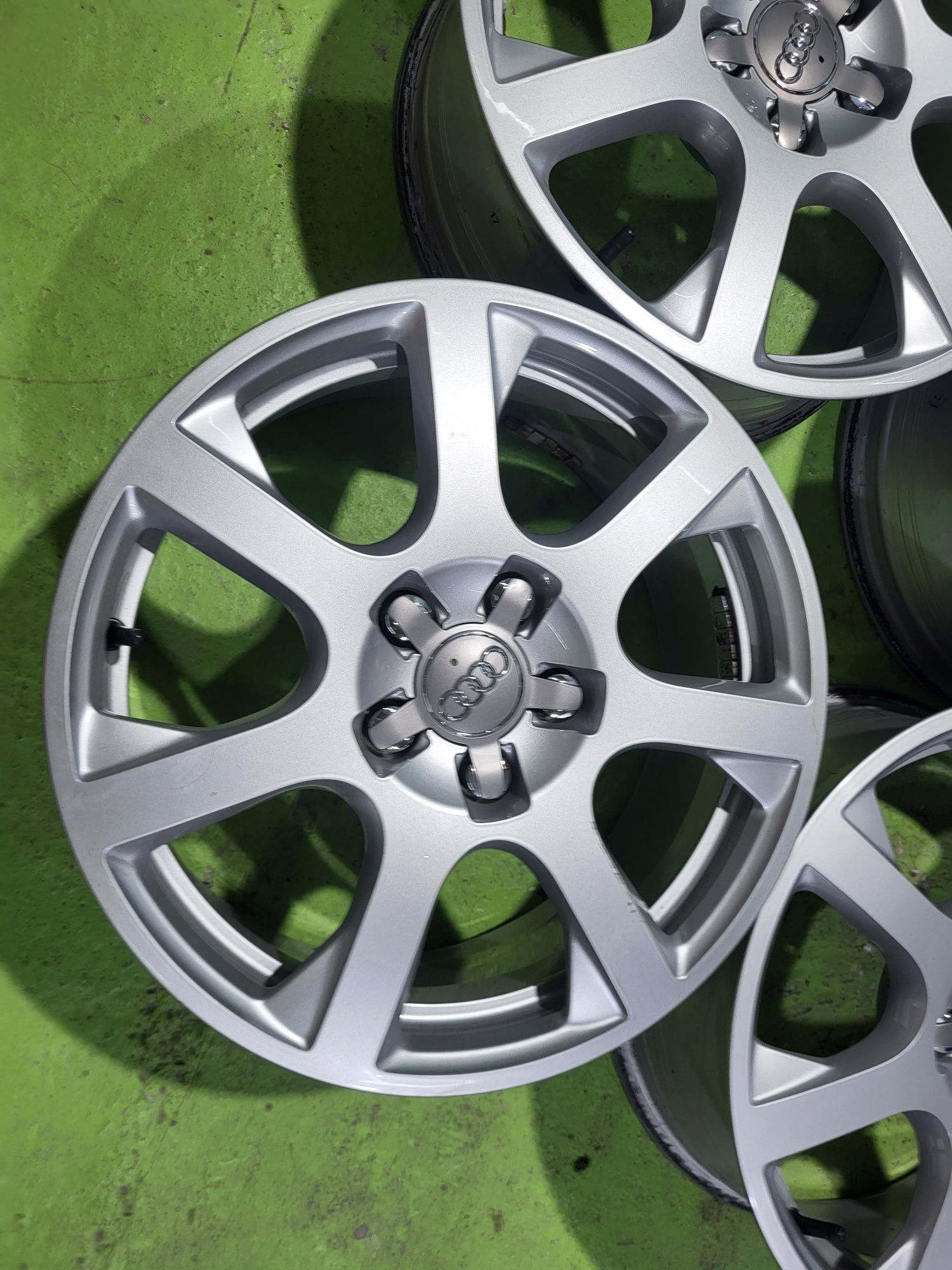 17 5x112 Audi A3 A4 A6 Q5 Vw Skoda 5х112