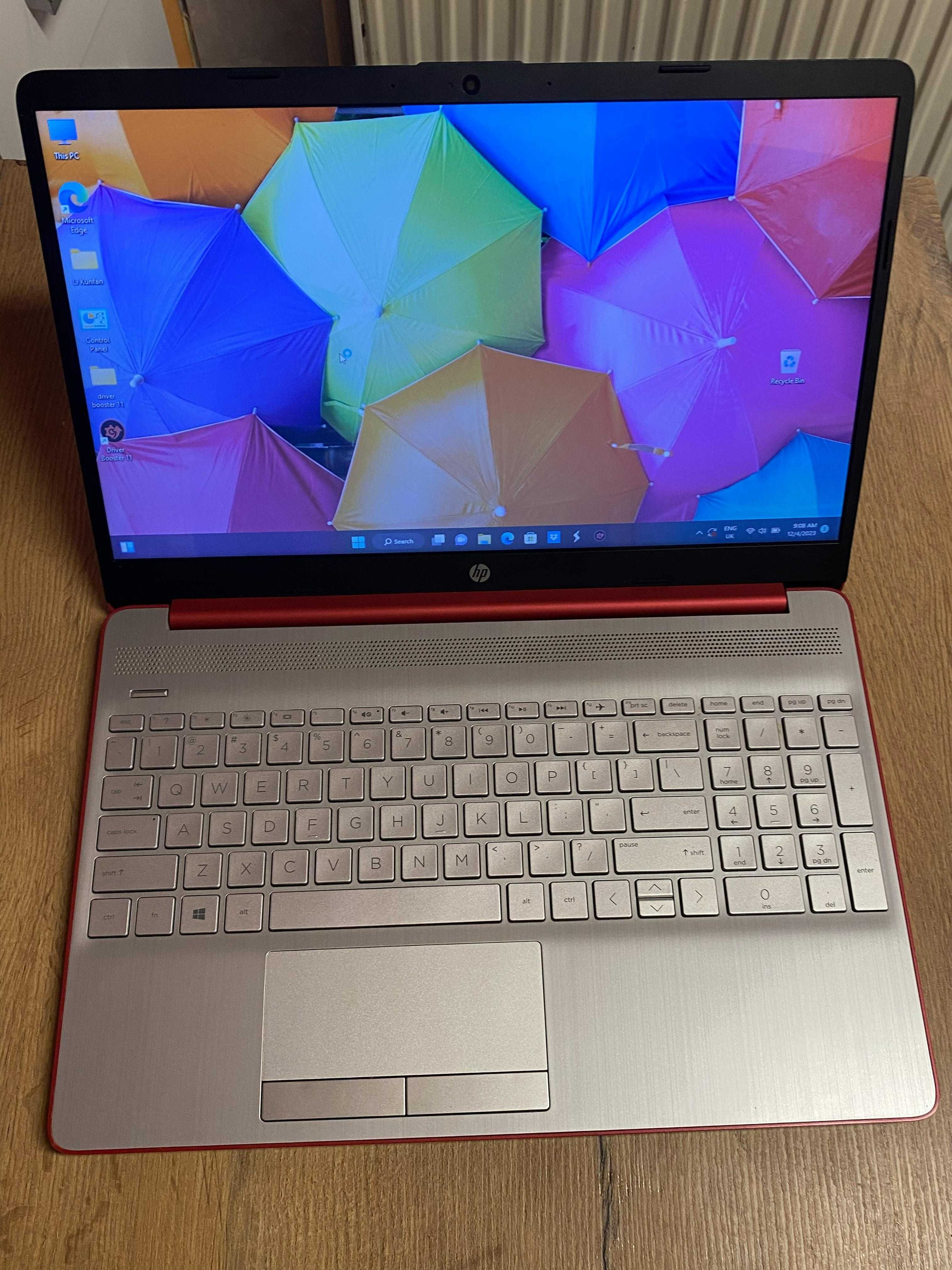 Laptop HP 15,6 inch  Red Slim Aspect impecabil ca Nou