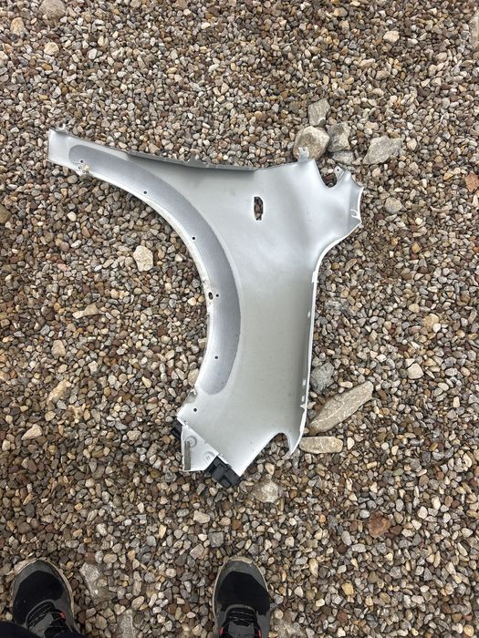 Ляв калник и 2 предни вежди за Dacia sandero20”