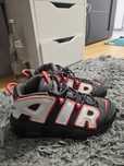 nike uptempo   38