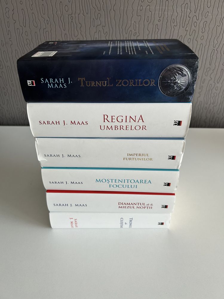 Seria tronul de clestar TOG sarah j maas
