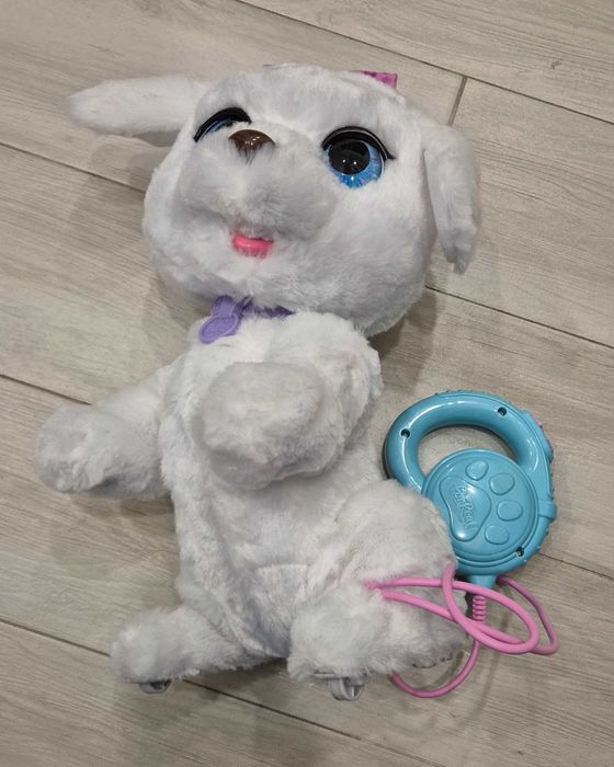 HASBRO FUR REAL Танцуващото кученце GoGo, зайчето Betsy, Viva Trolls