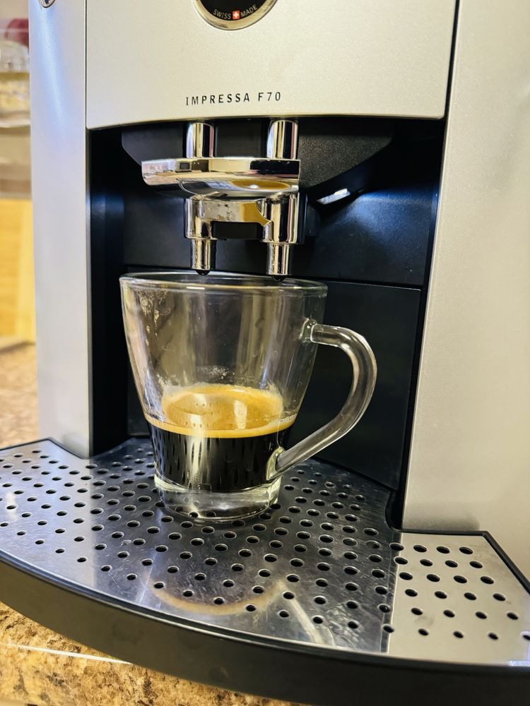 Espressor automat JURA Impressa F70