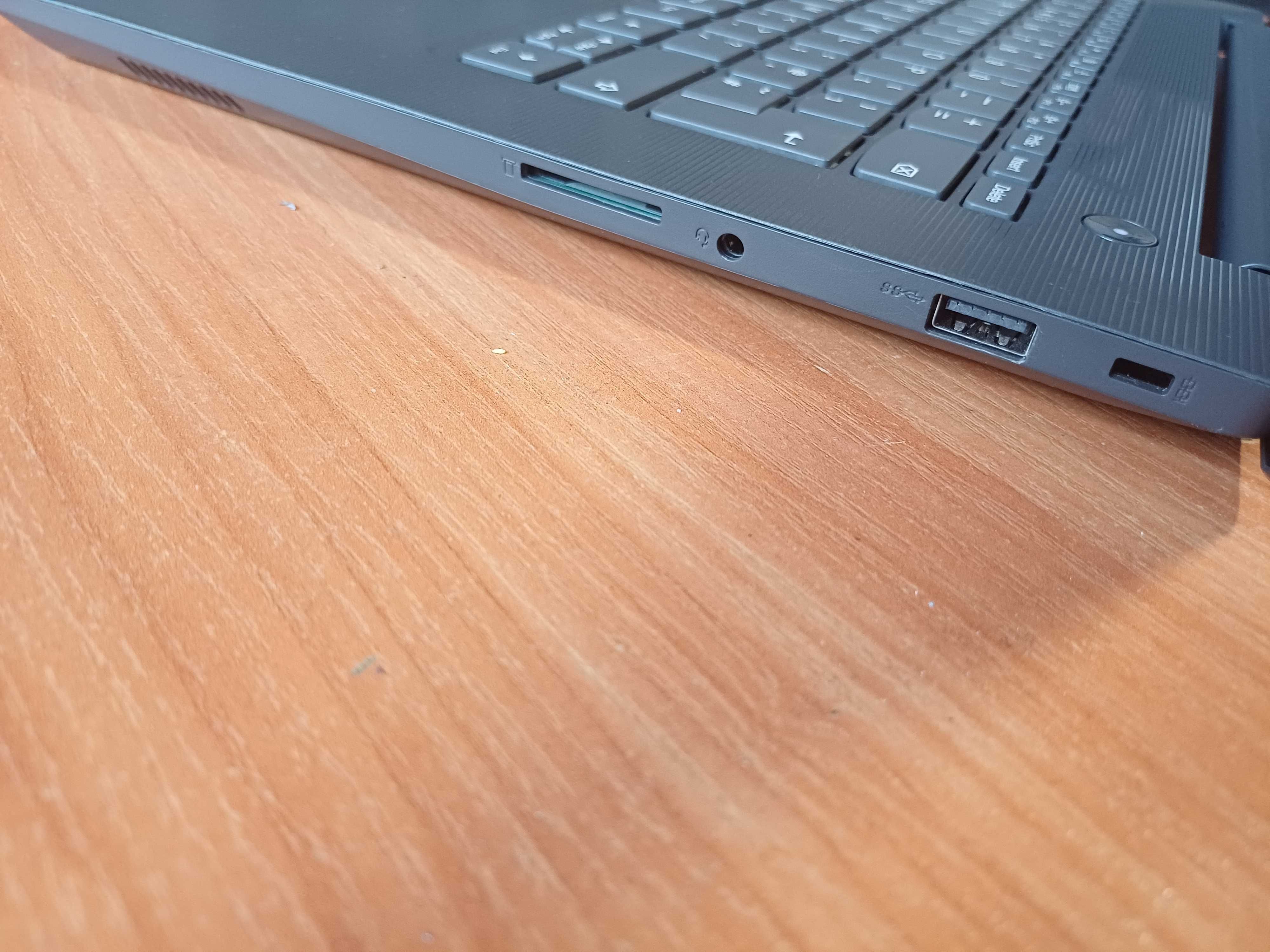 14"Lenovo ™i5-7th/8GB РАМ/256GB SSD M.2 - добра батерия
